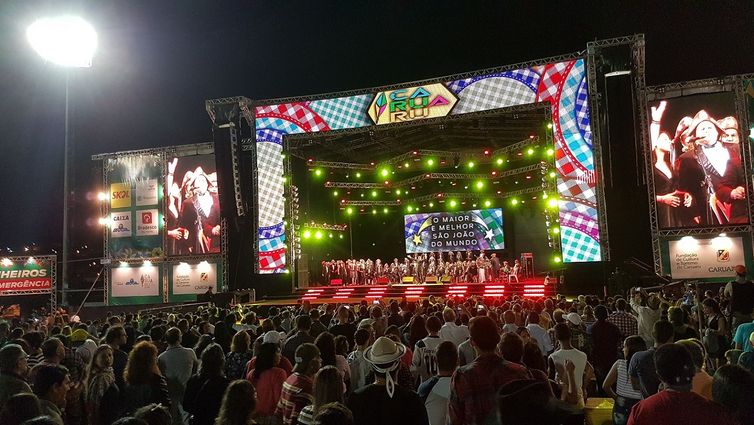 tv_brasil_nos_arraias_caruaru_02_credito_sumaia_vilela_agencia_brasil.jpg