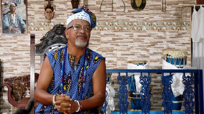 Babalorixá Adailton de Ogum do Ilê Axé Omiojúàró / Crédito: Divulgação / TV Brasil