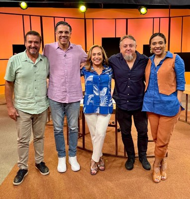 Cissa Guimarães e os convidados da edição especial sobre choro / Crédito: Raphael Lemos / TV Brasil