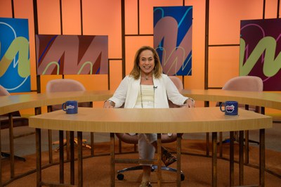 Cissa Guimarães entrevista Bela Gil e irmãos Daniele e Diego Hypólito no Sem Censura, da TV Brasil