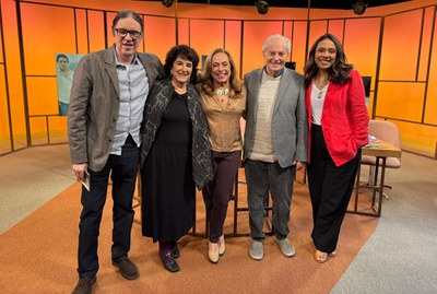 Francis e Olivia Hime com Cissa Guimarães no palco do Sem Censura / Crédito: Raphael Lemos / TV Brasil