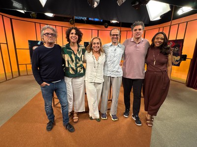 Cissa Guimarães e convidados no tributo ao baiano Moraes Moreira no Sem Censura / Crédito: Rodrigo Peixoto / TV Brasil Cissa Guimarães e convidados no tributo ao baiano Moraes Moreira no Sem Censura / Crédito: Rodrigo Peixoto / TV Brasil