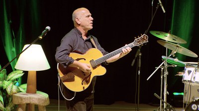 Guitarrista Nelson Faria faz performance em formato de quarteto no Cena Musical / Crédito: Divulgação / TV Brasil