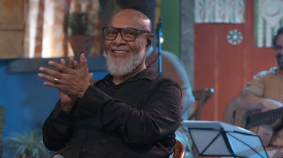 Mauro Diniz celebra a trajetória do pai, Monarco, no Samba na Gamboa / Crédito: Divulgação / TV Brasil