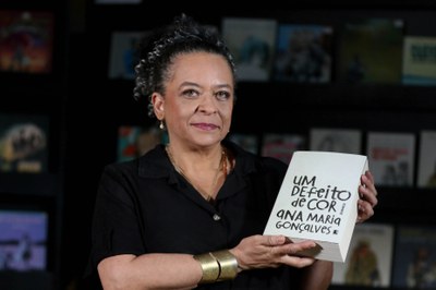 Ana Maria Gonçalves fala sobre o livro "Um Defeito de Cor" no Trilha de Letras, da TV Brasil / Crédito: Tânia Rego / Agência Brasil