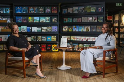 Ana Maria Gonçalves e Eliana Alves Cruz no Trilha de Letras, da TV Brasil / Crédito: Tânia Rego / Agência Brasil 