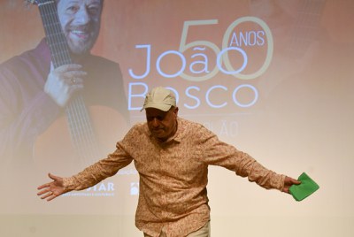 João Bosco no Cena Musical, da TV Brasil / Crédito: Rossana Fraga / BNDES