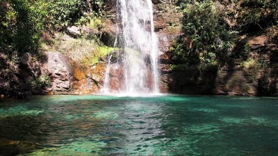 Cachoeira Santa Bárbara, no Quilombo Kalunga, na Chapada dos Veadeiros