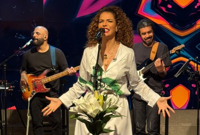 Vanessa da Mata no palco do programa Sem Censura / Crédito: Rodrigo Peixoto / TV Brasil Vanessa da Mata no palco do programa Sem Censura / Crédito: Rodrigo Peixoto / TV Brasil